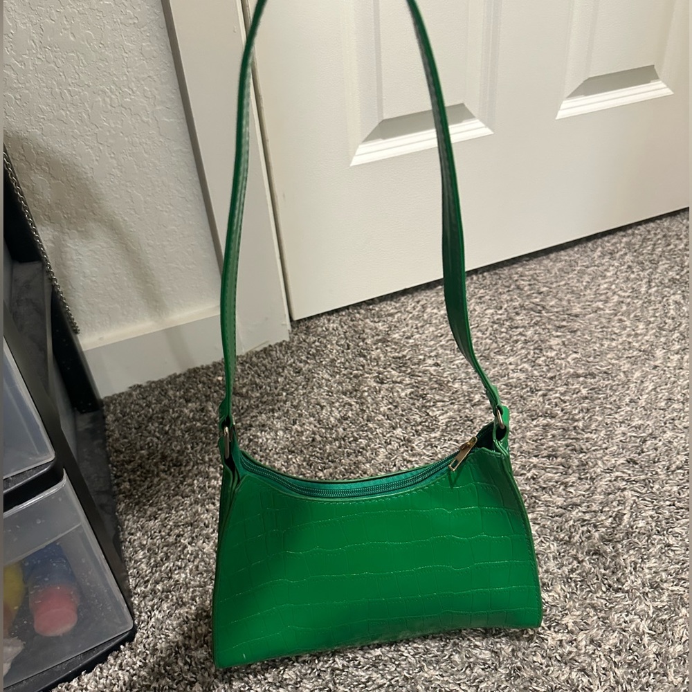 green purse